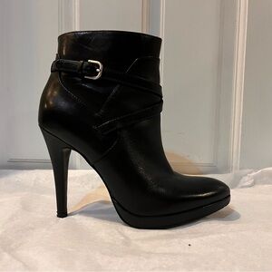 Nine West black leather Ceeceo High Heel ankle boots Size 6.5